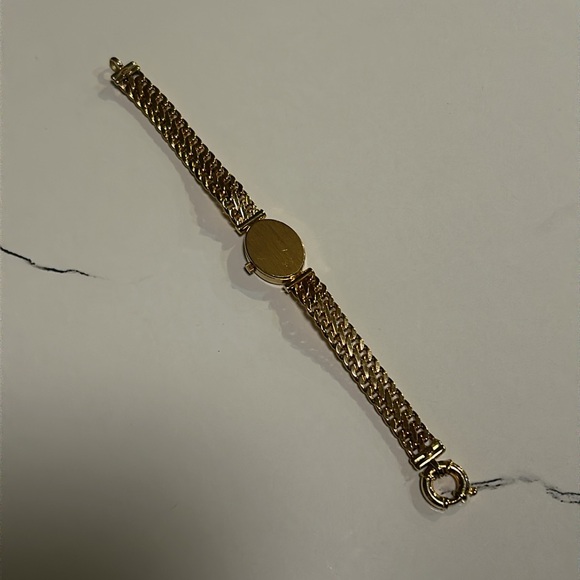 🌿14k Rare Yellow Gold Milor Italy Vicence Quartz Oval Case Watch - Picture 4 of 7